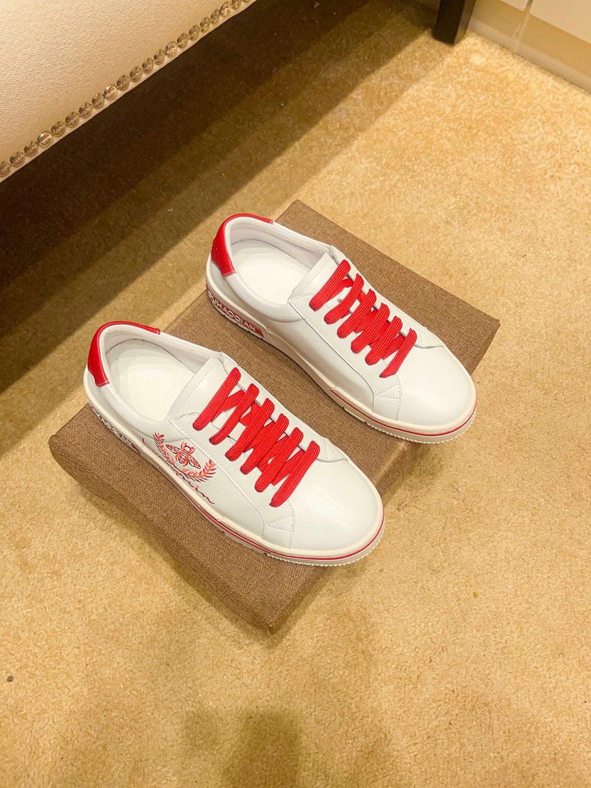 LUOHAOQIAN White & Red Graphic Low-Top Sneakers