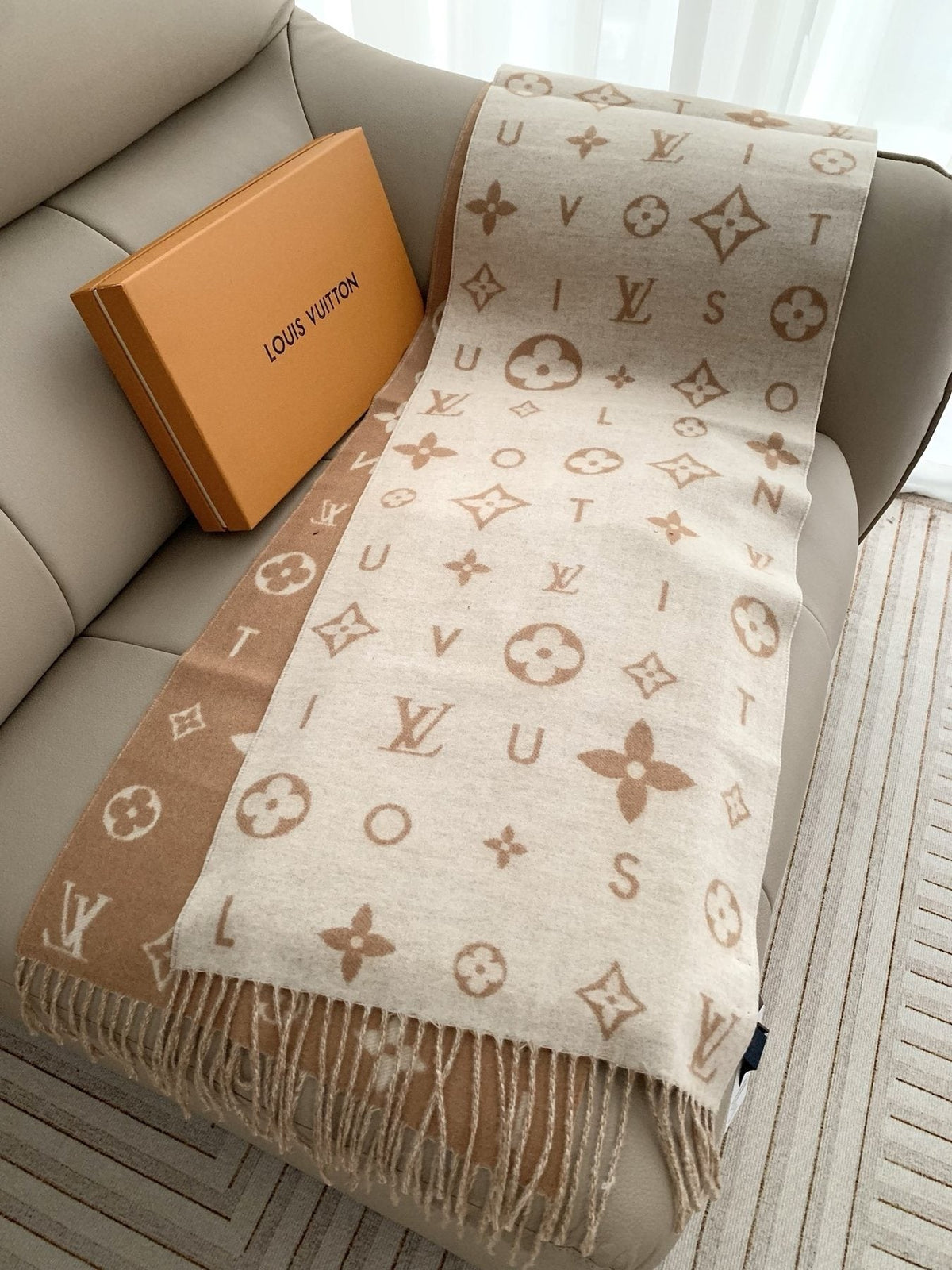 Louis Vuitton Reykjavik 2.0 Monogram Scarf